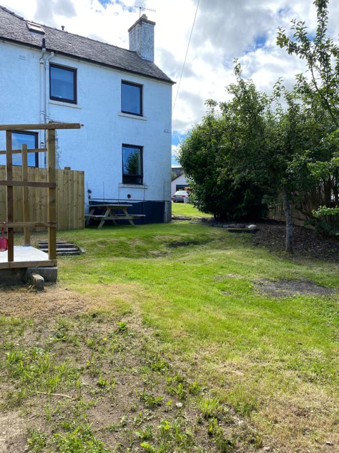 No 5 Newly Refurbished 4 Bedroom House Cononbridge 외부 사진
