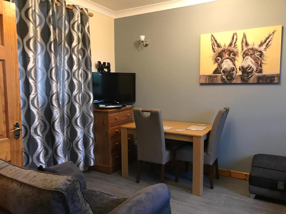 No 5 Newly Refurbished 4 Bedroom House Cononbridge 외부 사진