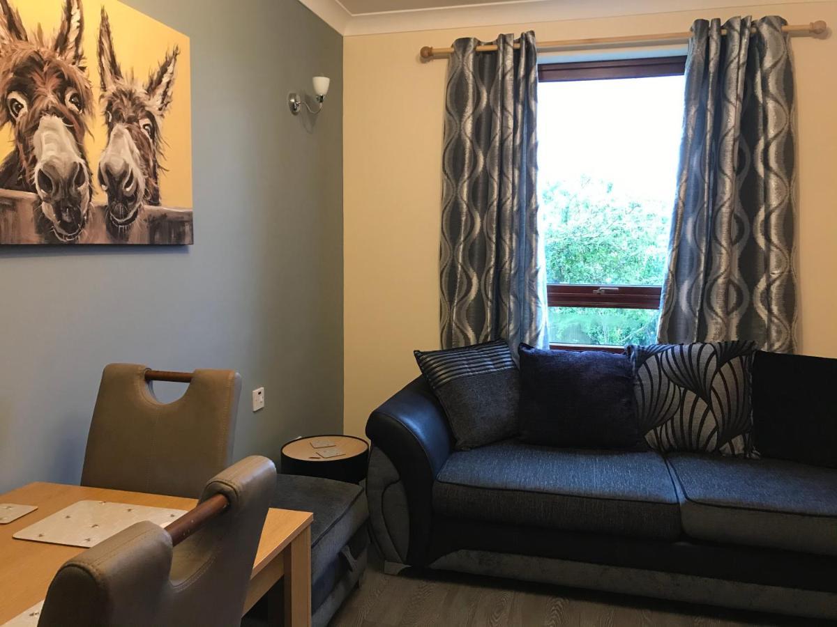 No 5 Newly Refurbished 4 Bedroom House Cononbridge 외부 사진